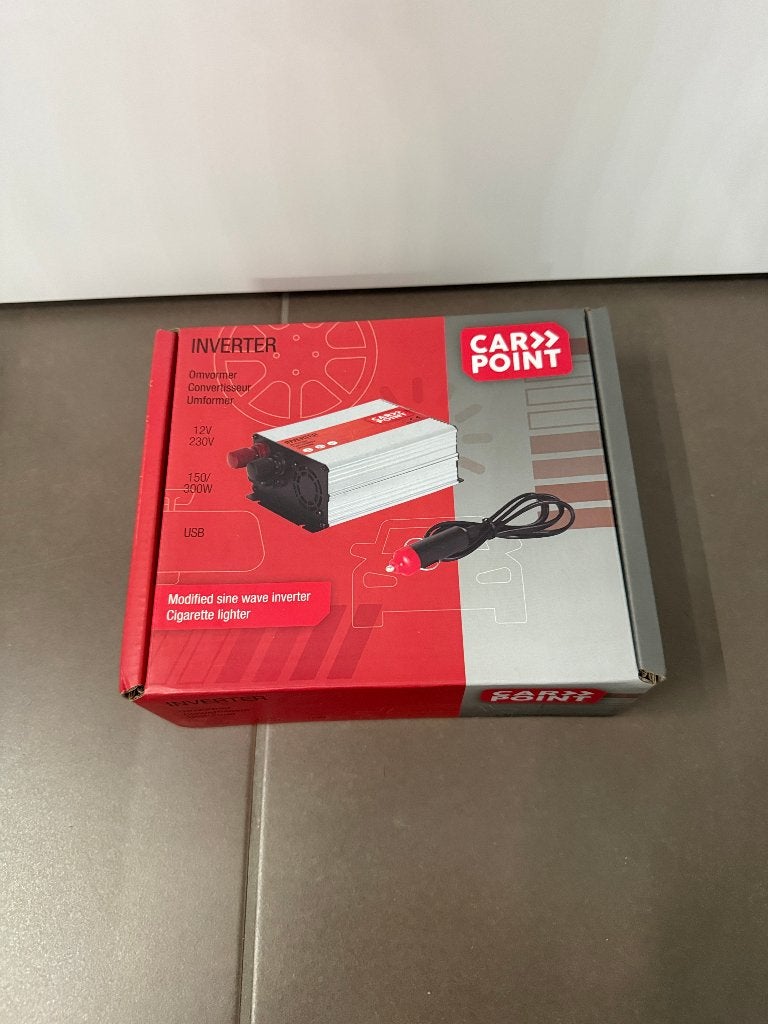 Carpoint omvormer 12V naar 230V 300W / 600W, Elektronische apparatuur, Ophalen of Verzenden, Zo goed als nieuw