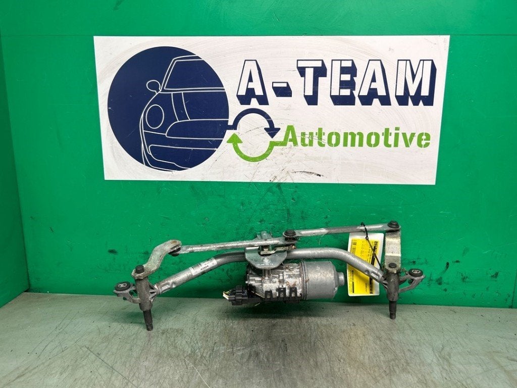 MOTEUR + TRINGLERIE ESSUIE GLACE AVANT Toyota Aygo (B10), Robert Bosch AG, Toyota, Utilisé, Robert-Bosch-Allee 1
74232  Abstatt, DE