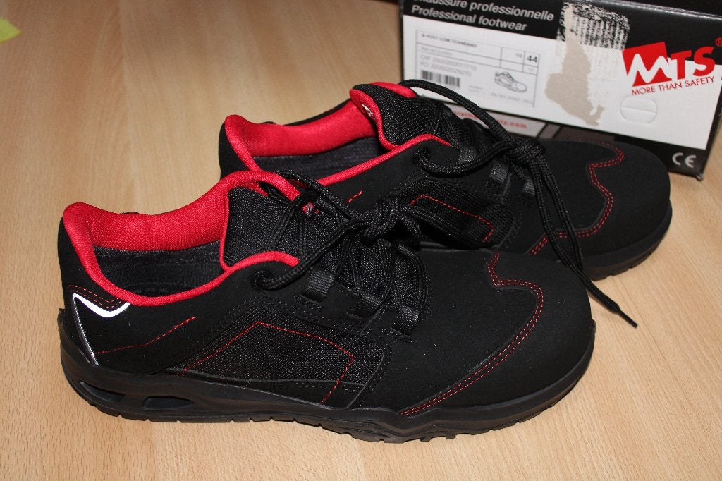 Nouvelle chaussures de marche intensive professionnelles t44, Neuf, Andere, Enlèvement ou Envoi, Autres types