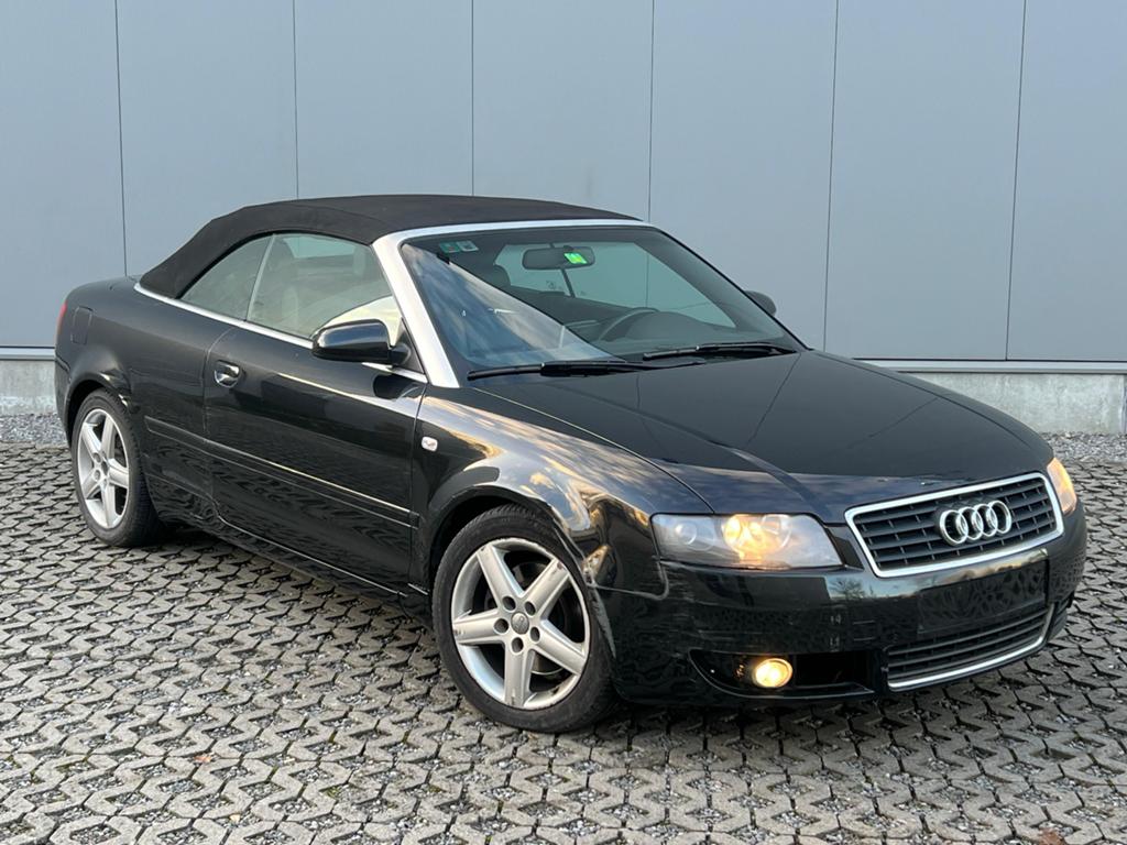 Audi A4 Cabrio 2.4 V6 Automaat – 168DKM – Projectauto, Auto's, Automaat, Zwart, Cabriolet, A4