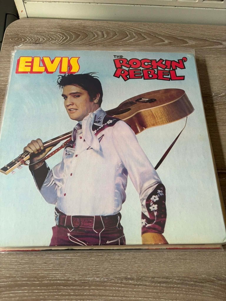 Elvis bootleg lp, The rockin' rebel, van Golden Archives, CD & DVD, Vinyles | Rock, Enlèvement ou Envoi, Rock 'n' roll, Utilisé