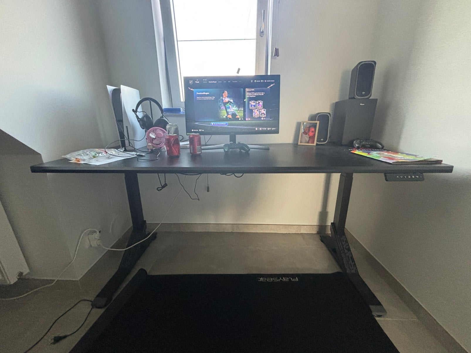 Elektrisch verstelbare bureau, Huis en Inrichting, Bureaus, Ophalen, Elektrisch, Gebruikt, IKEA