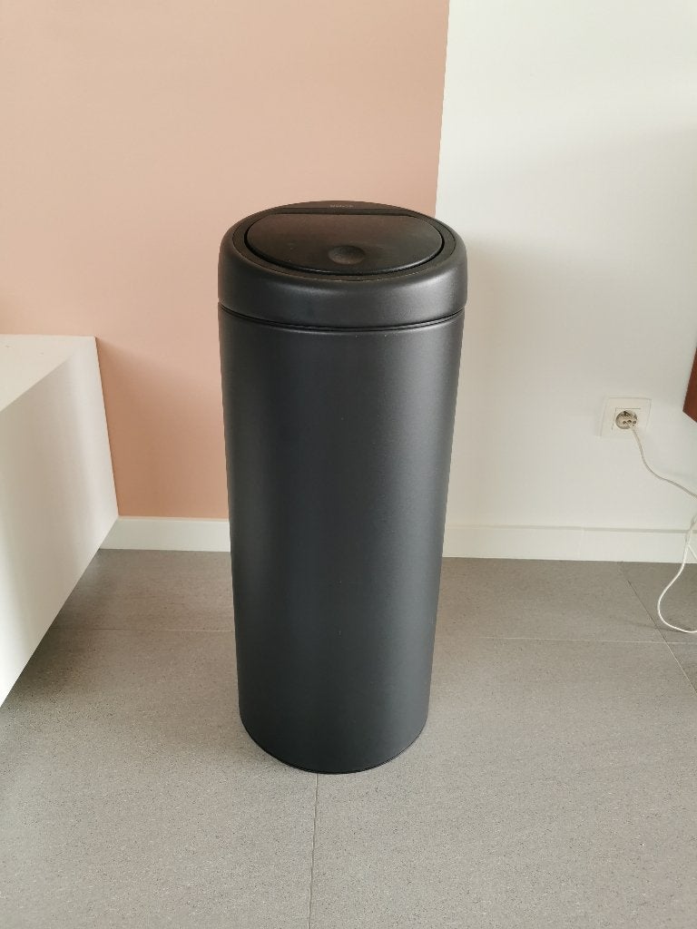 Brabantia touch bin 30L - Antraciet, Maison & Meubles, Accessoires pour la Maison | Poubelles, 50 – 75, 20 à 30 litres, Enlèvement