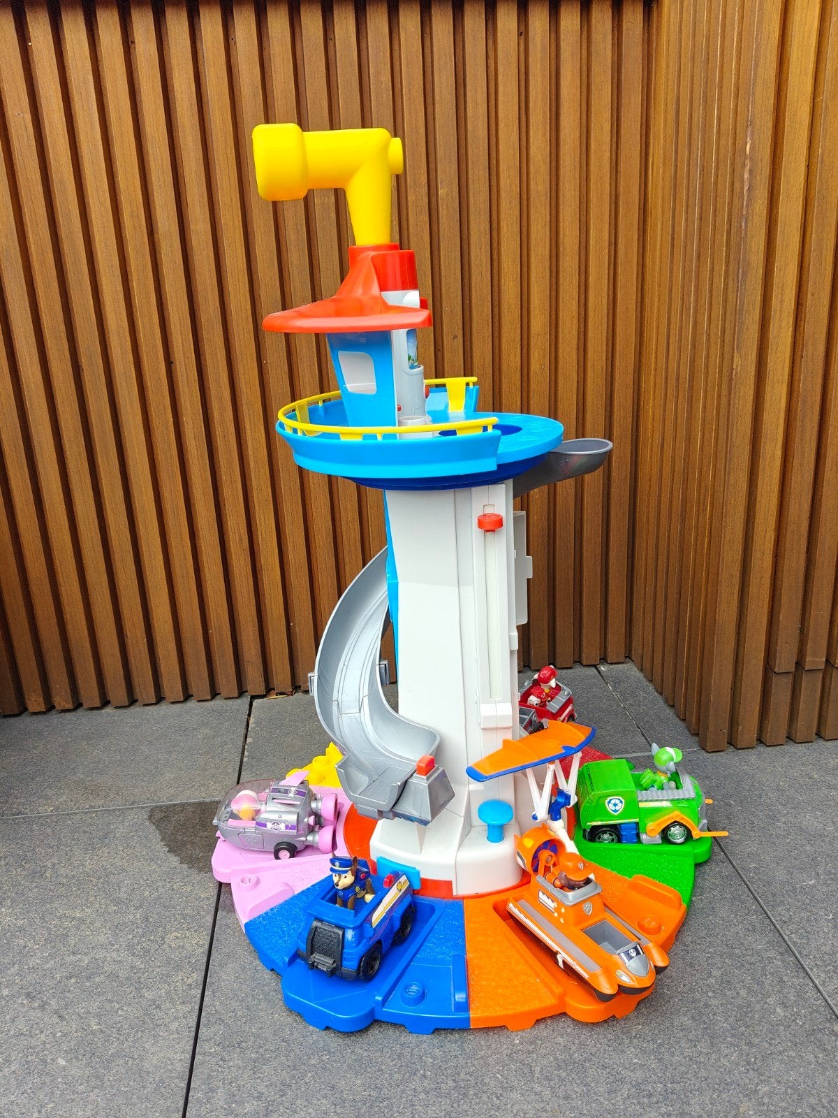 Paw Patrol toren, Ophalen