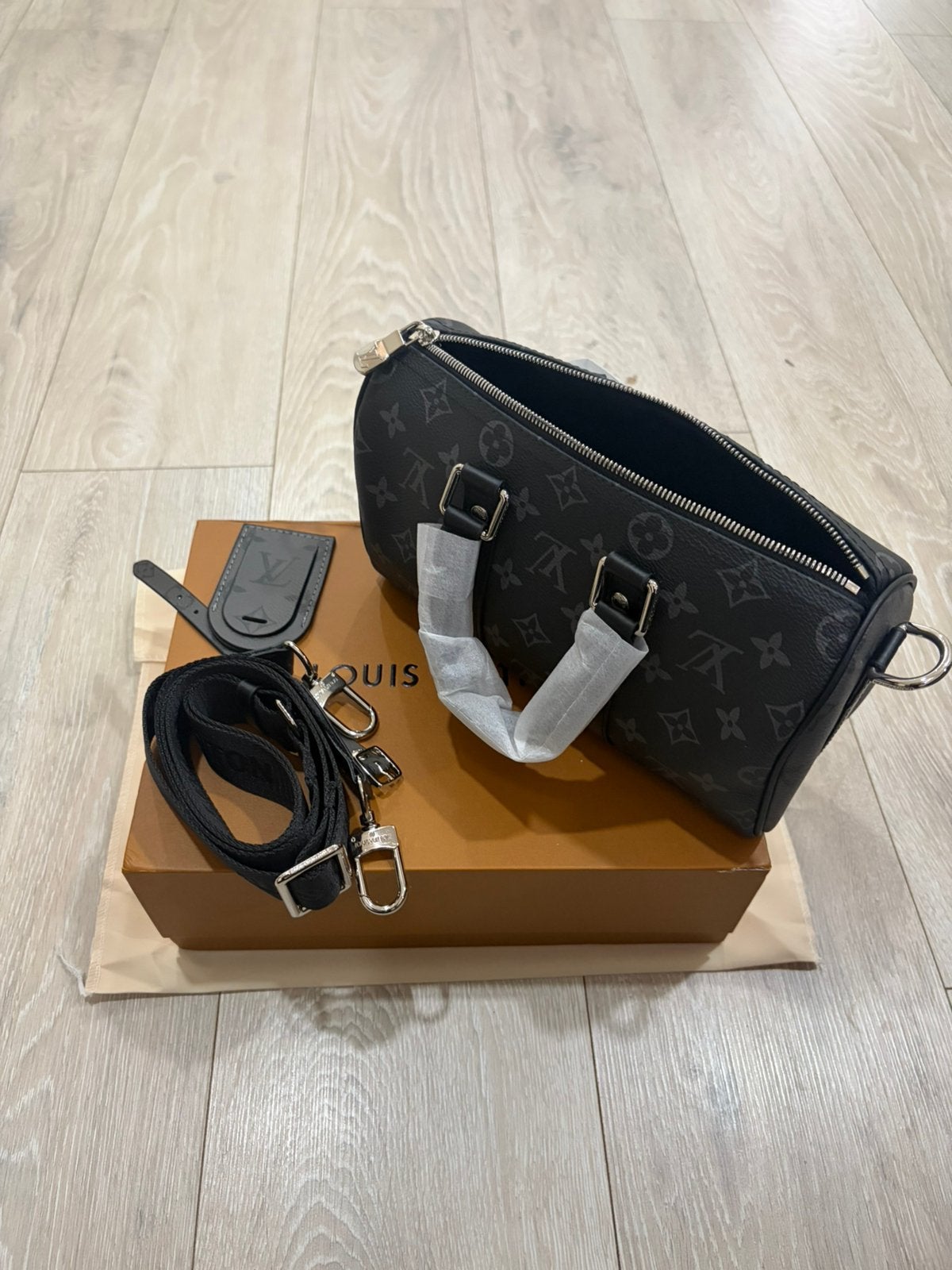 LV zwarte boekentas, Kleding | Heren, Mutsen, Sjaals en Handschoenen, Ophalen of Verzenden, Zo goed als nieuw