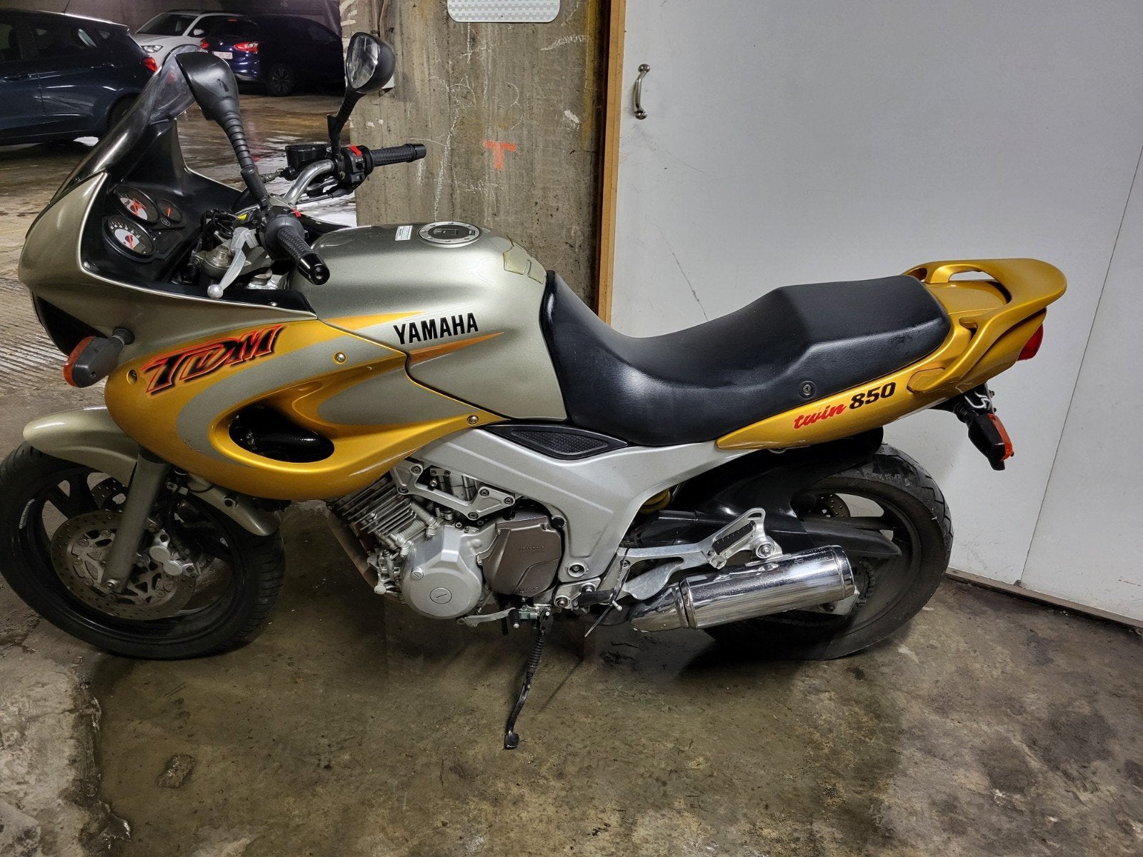 Yamaha TDM 850 motorfiets, Motoren, Particulier