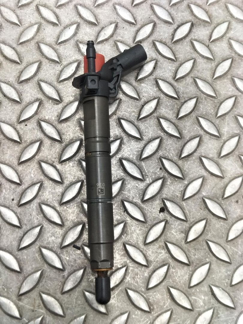 MERCEDES E CLASS BRANDSTOF INJECTOR / VERSTUIVER 6420701187, Enlèvement ou Envoi, Utilisé, Stiba membre