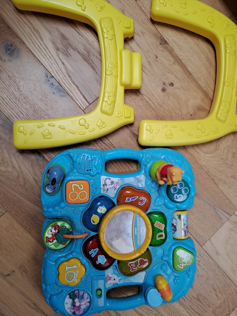 VTECH Table découverte avec possibilité de retirer les pieds, Enfants & Bébés, Enlèvement ou Envoi, Comme neuf, 0 à 6 mois