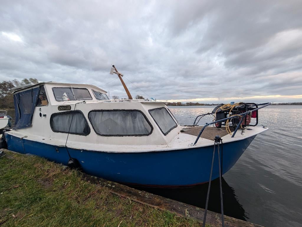 Kruizer boot 8 m met goedlopende sole 4 cillender, Ophalen, Gebruikt, Staal, Binnenboordmotor