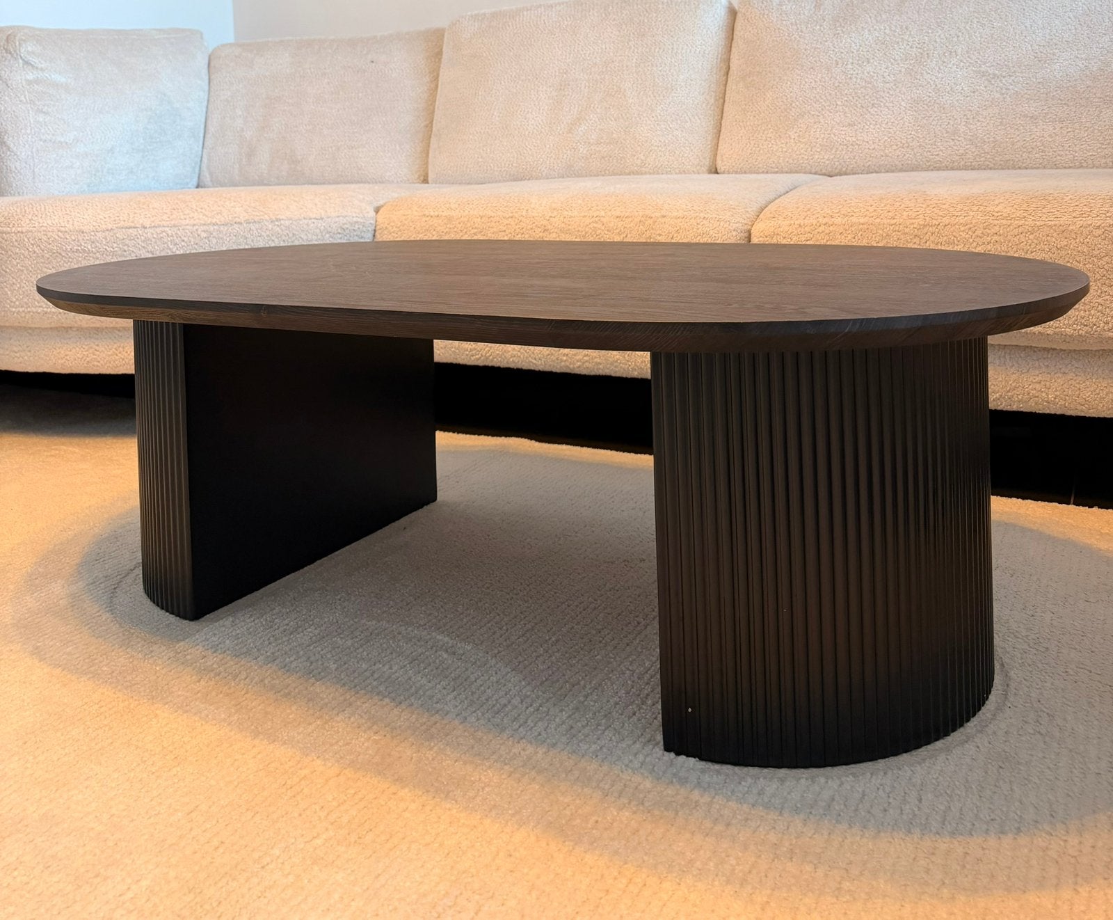 Modern ovale tafel, Huis en Inrichting, Ophalen, Gebruikt