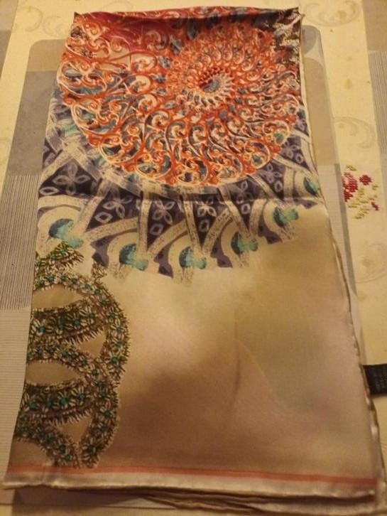 Volledig nieuwe zijden foulard   l, Kleding | Dames, Ophalen of Verzenden