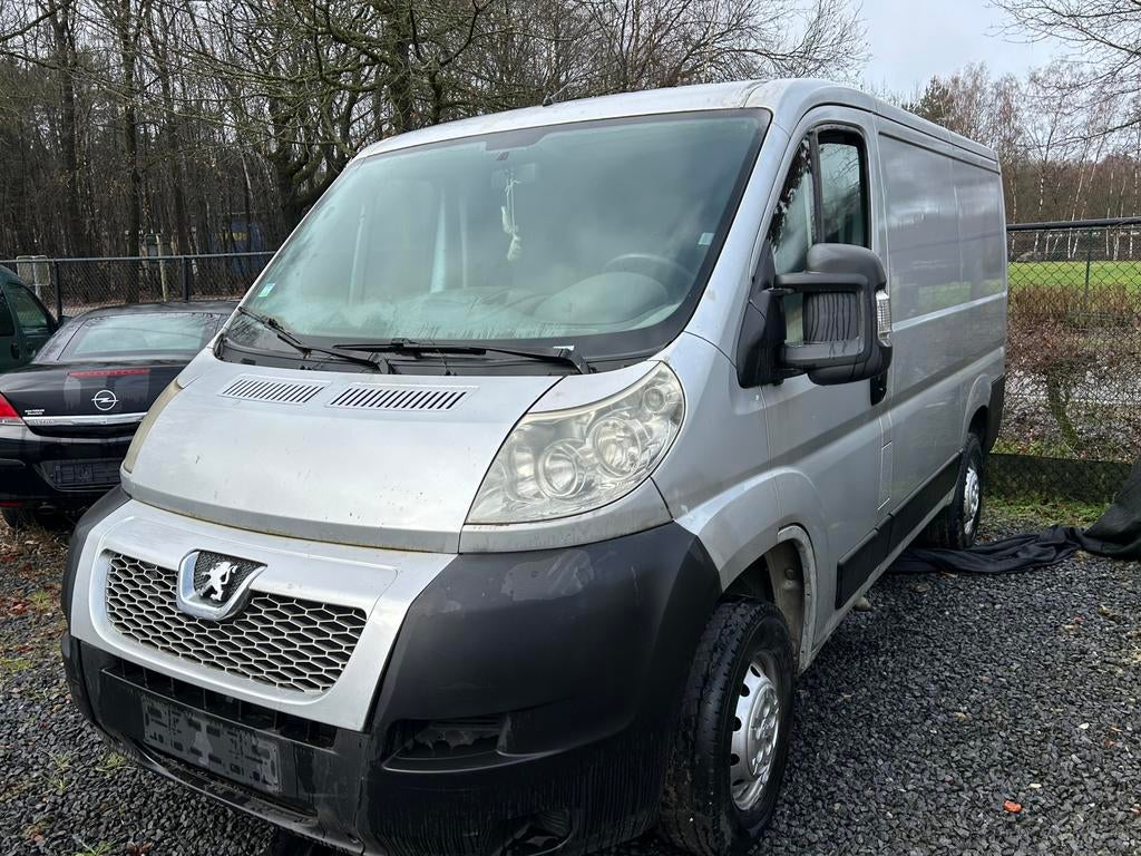 Peugeot Boxer bj 2007 2.2 diesel 223.000 motor defekt, Auto's, Bestelwagens en Lichte vracht, Voorwielaandrijving, 4 deurs, Zwart