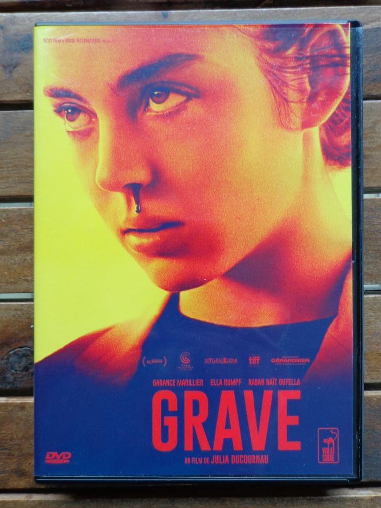 )))  Grave  //  Drame   (((, À partir de 16 ans, Enlèvement ou Envoi, Comme neuf
