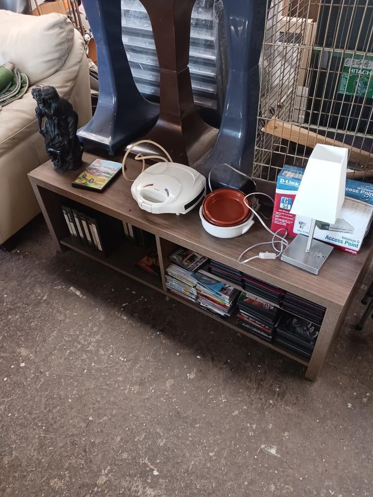 Tv kast, Ophalen