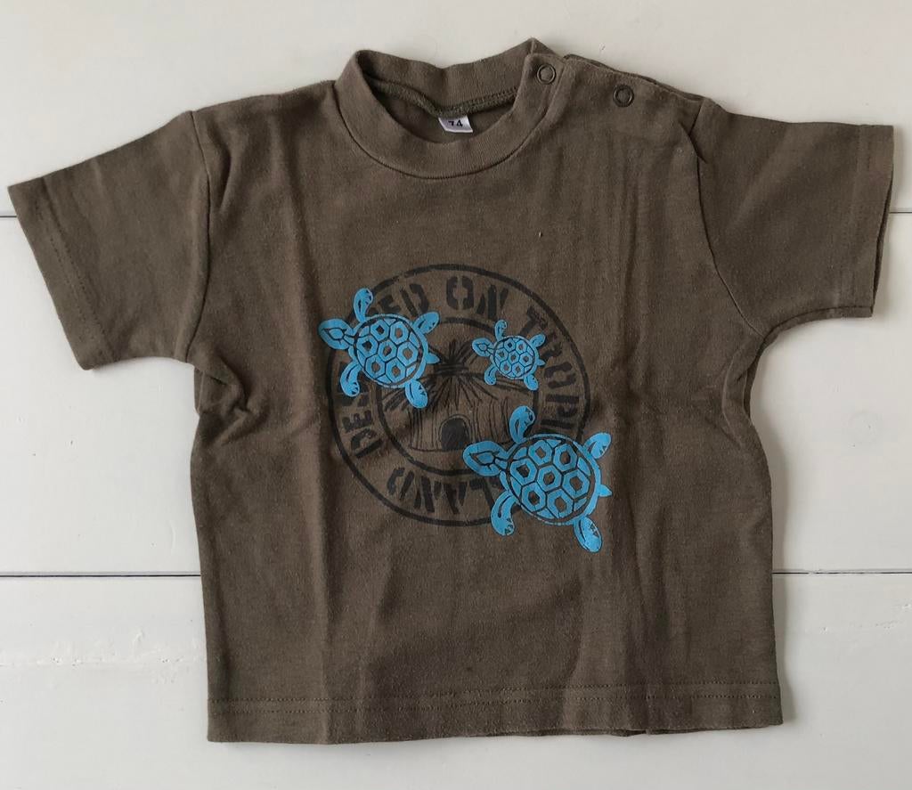 t-shirt 74 kakigroen met blauwe schildpadden, Kinderen en Baby's, Ophalen of Verzenden, Gebruikt, Jongetje, Shirtje of Longsleeve