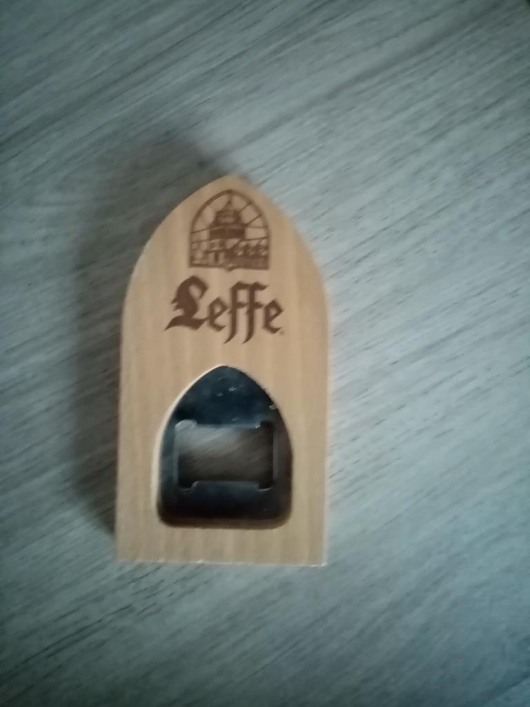 Leffe fles opener 2€, Enlèvement