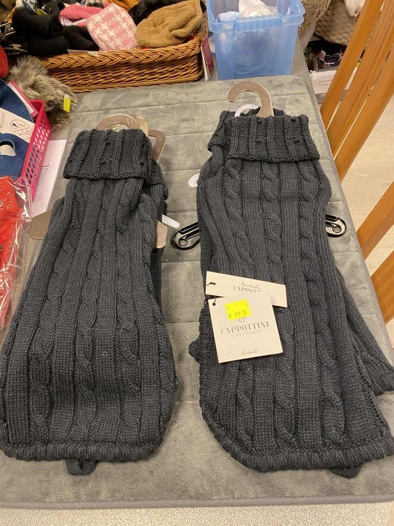 Zachte zwarte truitjes van het merk Ferribiella, Dieren en Toebehoren, Hondenkleding, Ophalen of Verzenden, Nieuw, Hondentrui