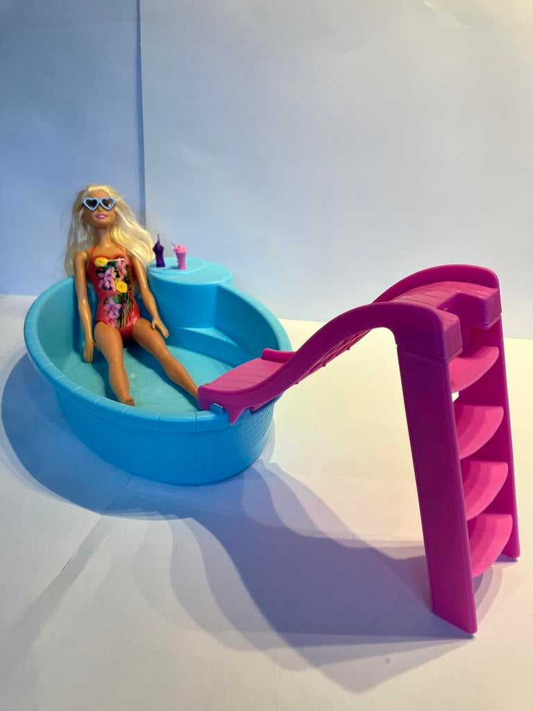 Barbie zwembad + pop, Kinderen en Baby's, Ophalen, Gebruikt, Barbie