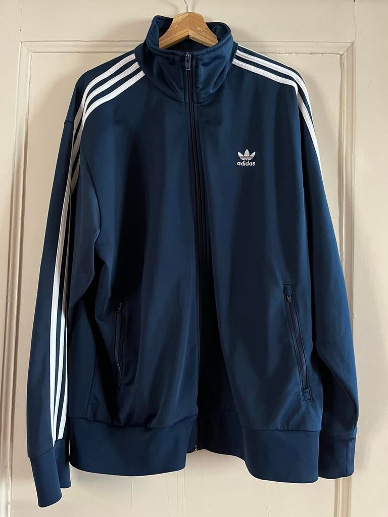 Adidas jas blauw met strepen maat XL, Ophalen of Verzenden, Gedragen, Maat 56/58 (XL), Blauw