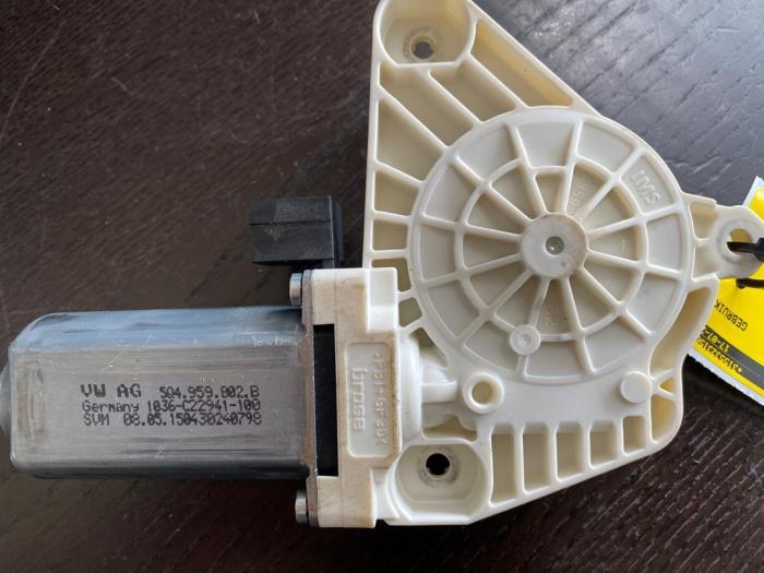 Moteur de vitre portière d'un Volkswagen Golf, Volkswagen, -, 3 mois de garantie, Utilisé