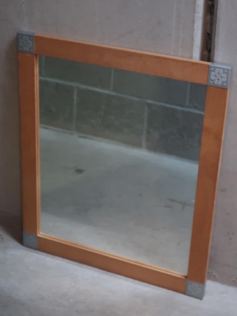 miroir avec cadre bois 58x50cm, Moins de 100 cm, Enlèvement, Utilisé, 50 à 75 cm