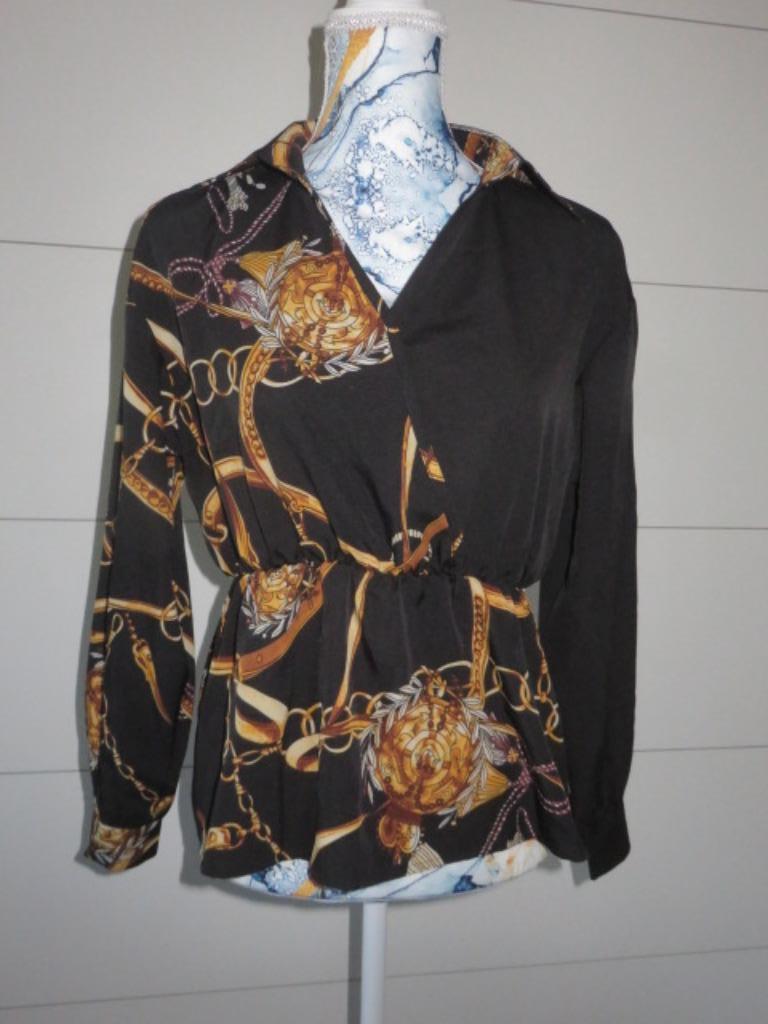 Zwarte dames blouse met gouden motief - Shein - M - nieuw, Maat 38/40 (M), Zwart, Nieuw, Ophalen of Verzenden