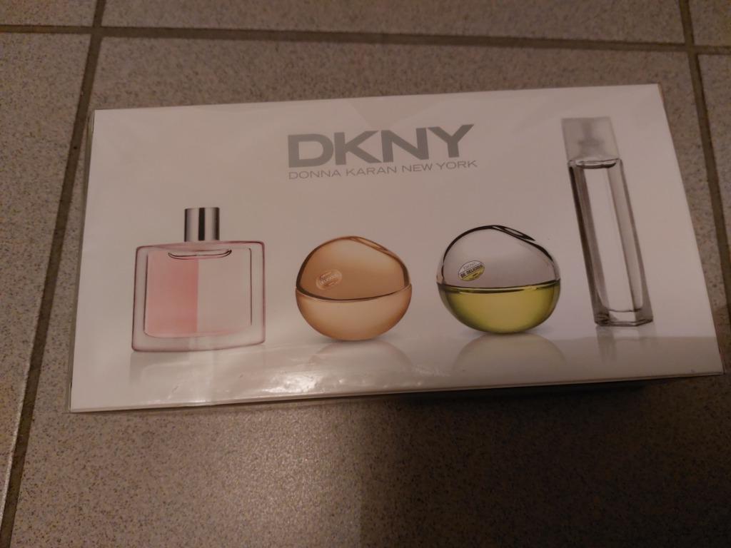 DKNY set, Ophalen, Nieuw