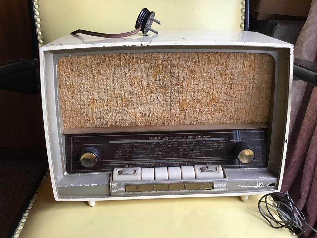 Radio NOVAK vintage en Bakélite, Enlèvement ou Envoi, Radio