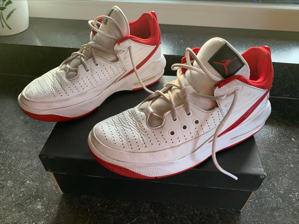 Nike Jordan Max Aura 5 - maat 41, Kleding | Heren, Schoenen, Wit, Ophalen of Verzenden, Zo goed als nieuw, Sneakers