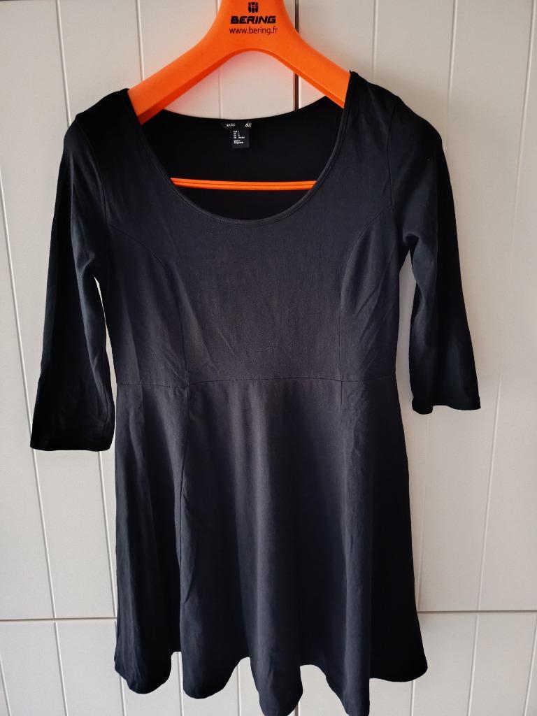 Petite robe noire, Taille 42/44 (L), H&M, Au-dessus du genou, Enlèvement