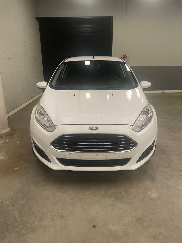 Ford Fiesta Facelift **2015**1.5Diesel**PROPER**, Auto's, Ford, Stof, Wit, Bedrijf, 1500 cc