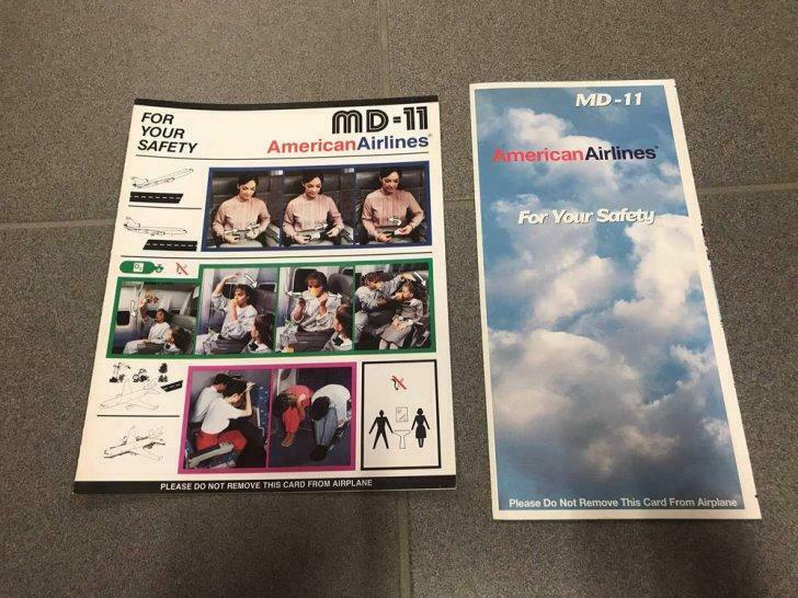 Safety cards - American Airlines MD-11, Verzamelen, Ophalen of Verzenden, Nieuw, Overige typen