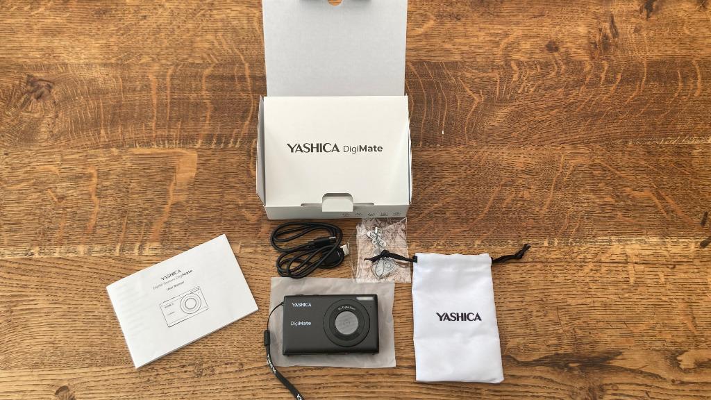YASHICA Digi Mate 100 digitale camera „nieuw”!, Ophalen of Verzenden, Nieuw