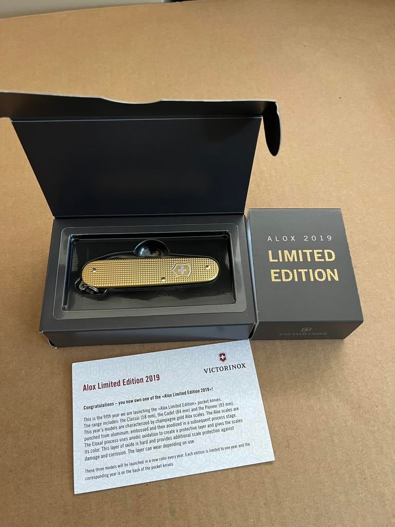 Couteau Suisse de collection, Enlèvement ou Envoi, Neuf