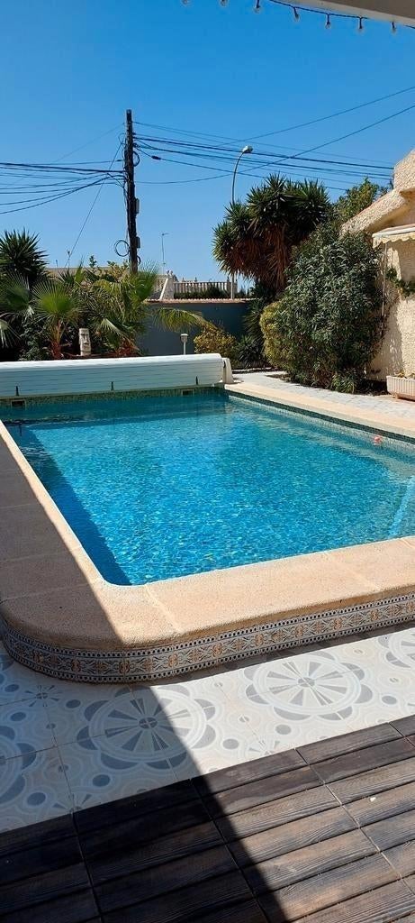 Location Villa avec piscine privée a Torrevieja pour 6 pers, Propriétaire, Maison de campagne ou Villa, 3 chambres à coucher, Costa Blanca