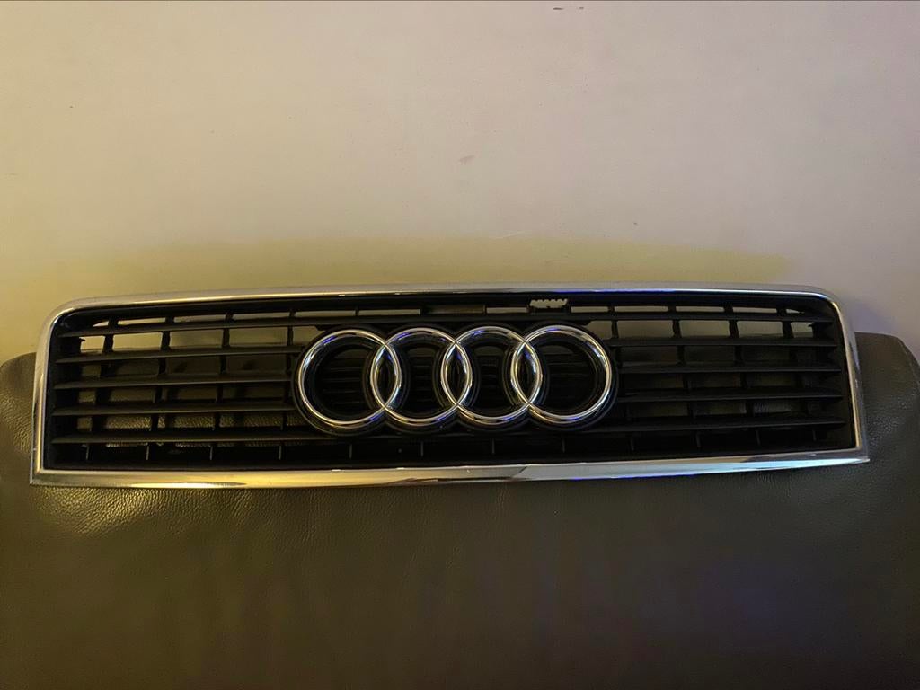 Calandre Audi A6 modèle B4 (1997-2003), Audi, Enlèvement, Utilisé, Capot moteur