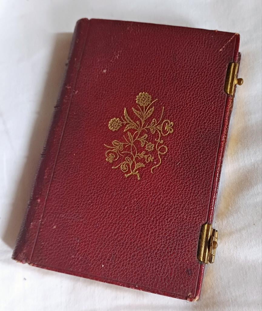 Antiek boekje; Le combat spirituel, Ophalen of Verzenden, Zo goed als nieuw