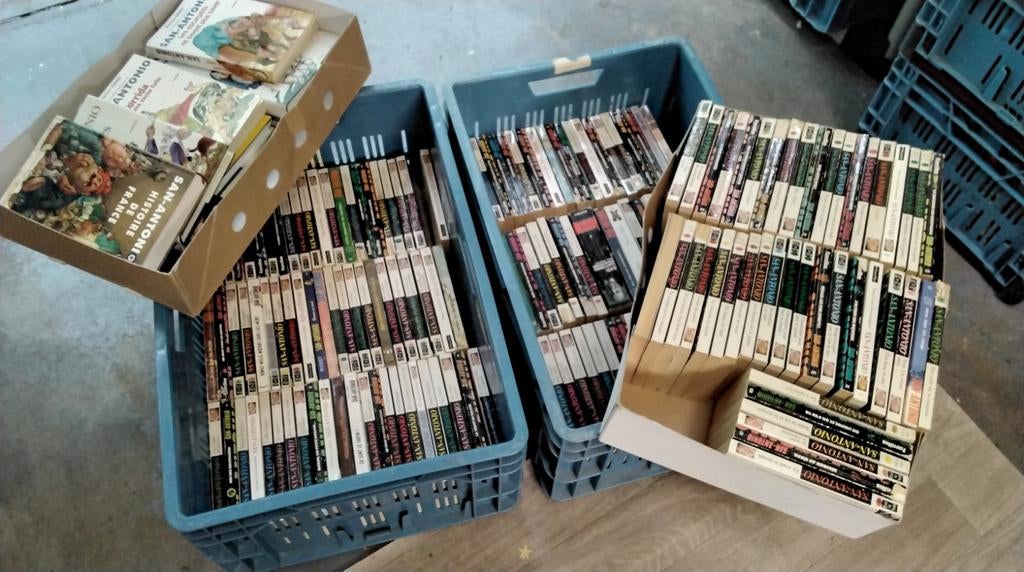 Livres SAN ANTONIO, Ophalen