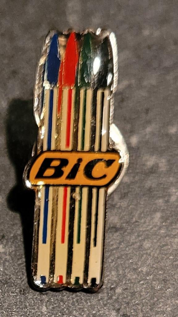 Pin: BIC Stylo's, Collections, Enlèvement ou Envoi, Comme neuf, Marque, Insigne ou Pin's