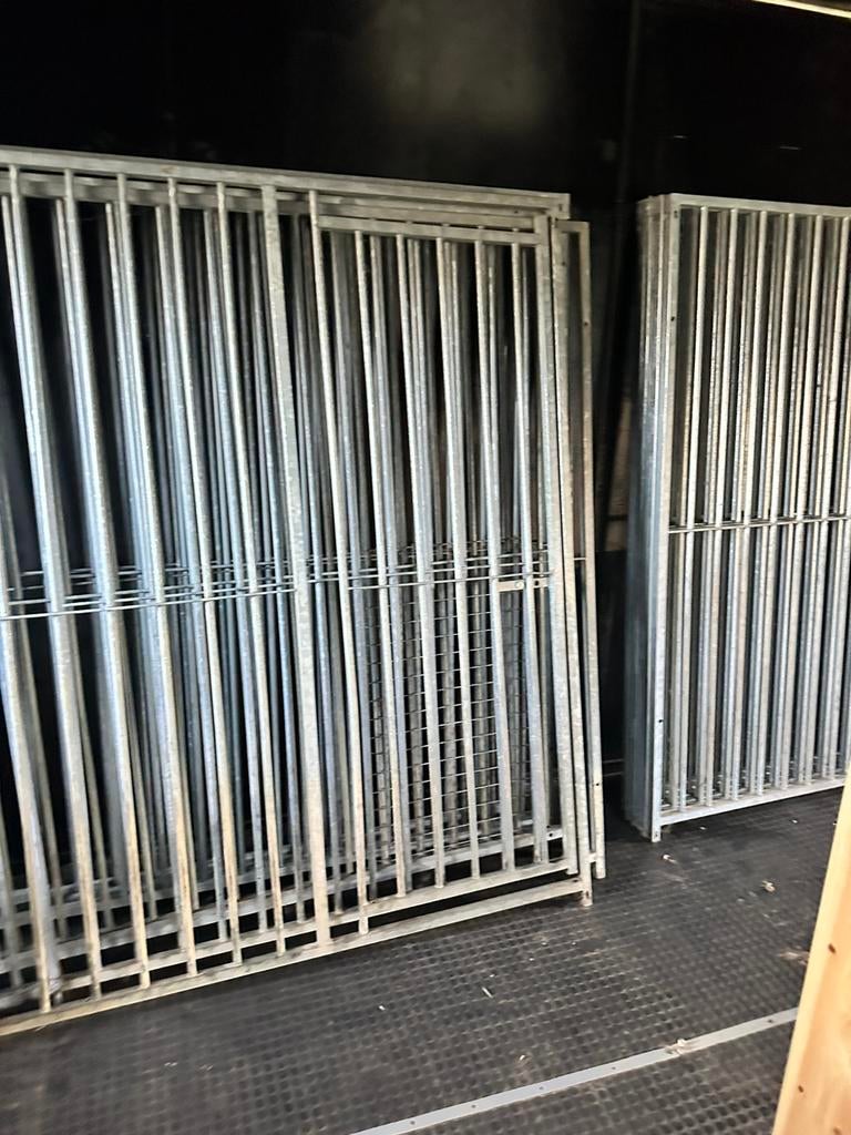 Kennel panelen, Ophalen, Zo goed als nieuw