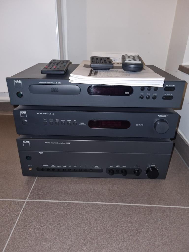 NAD versterker C370 - NAD CD-speler C541 - NAD-tuner C44, Audio, Tv en Foto, Ophalen, Cd-speler