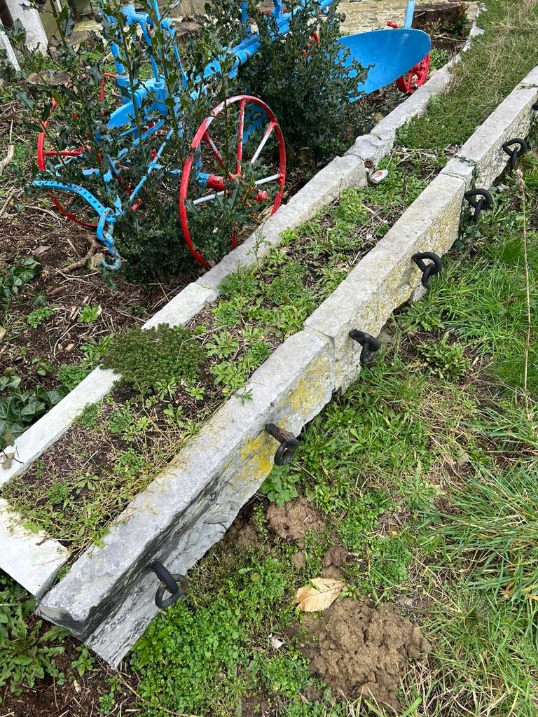 Stenen arduinen voederbakken, Enlèvement