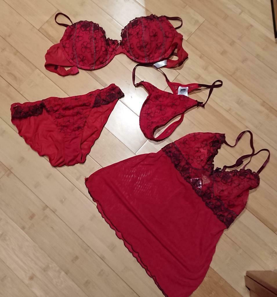 lingerie très bon état, Enlèvement ou Envoi, String