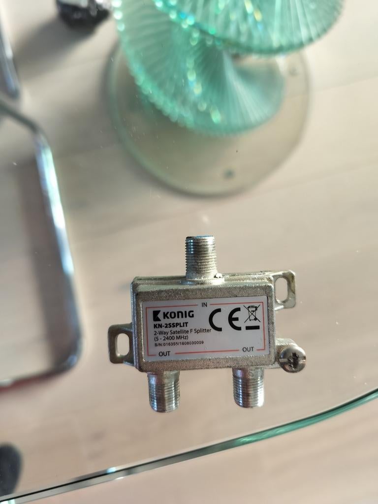 Répartiteur satellite à 2 voies, non utilisé, Enlèvement, Comme neuf