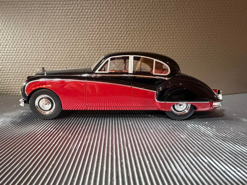Jaguar MK VIII Bos 408 1/18 Limited Edition in OVP, Ophalen of Verzenden, Zo goed als nieuw