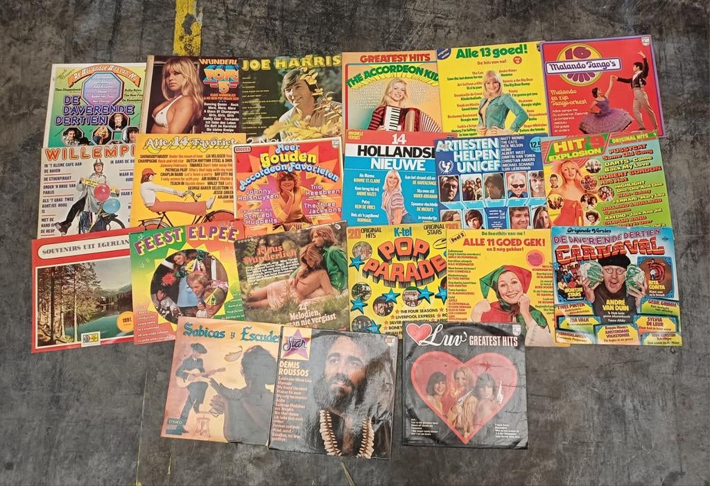 Lot van 33T, 45T, cd’s en dvd’s, Hobby en Vrije tijd, Verzamelkaartspellen | Magic the Gathering, Ophalen