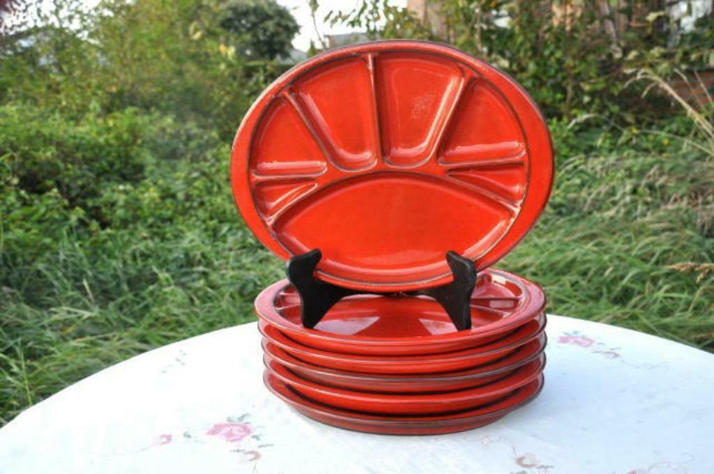 §  6 assiettes ovales rouge pour fondue, Enlèvement ou Envoi, Comme neuf, Céramique, Assiettes(s)
