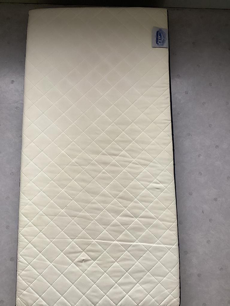 Matelas  multicare pour petit lit cage, Ophalen, Zo goed als nieuw, Matras