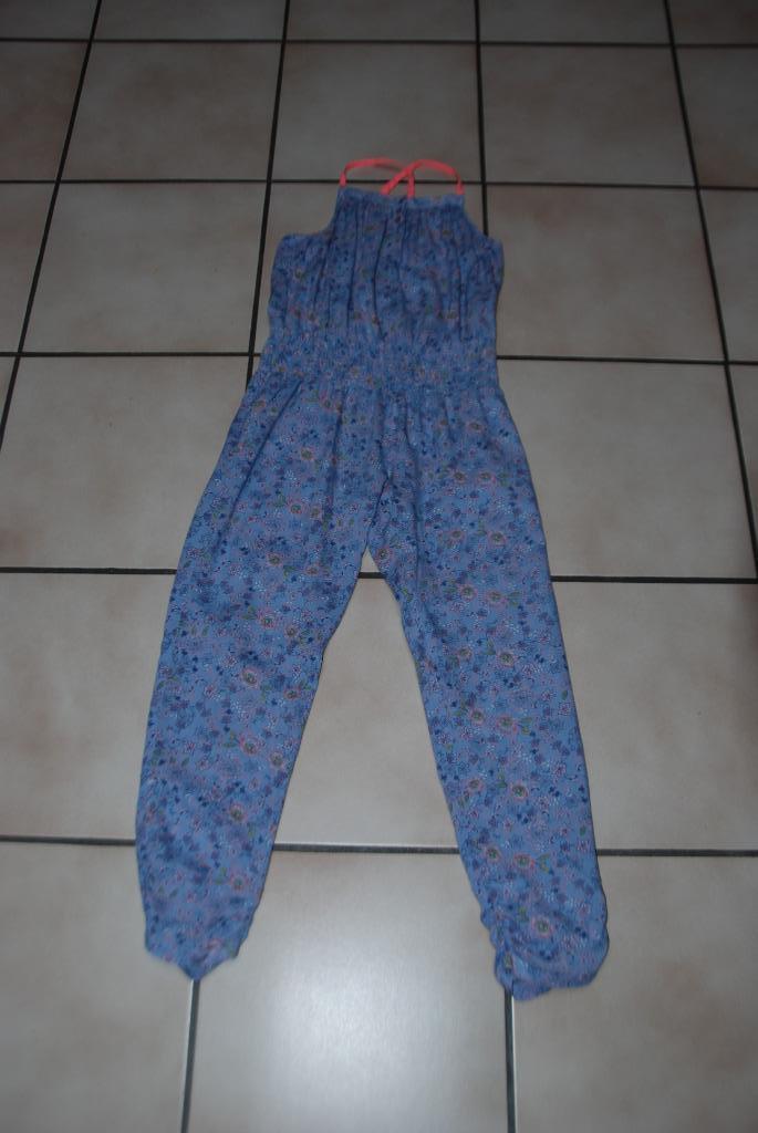 Jolie salopette"TAPE A L'OEIL"fleuri bleu Sans manches T140, Pantalon, Enlèvement ou Envoi, Comme neuf, TAO