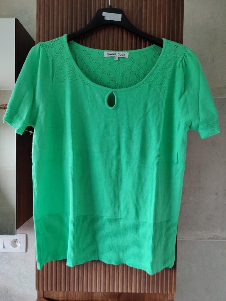 Groen t-shirt/truitje 'Sweet Soda' maat L, Kleding | Dames, Sweet Soda, Maat 42/44 (L), Ophalen of Verzenden, Zo goed als nieuw